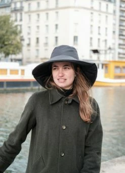 Chapeau Vélo Imperméable Southwestern - Maium Amsterdam -Vêtements Soldes Magasin chapeau velo impermeable southwestern maium amsterdam 2