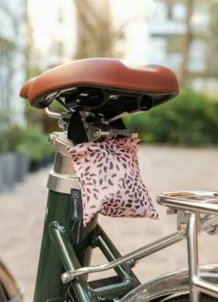 Couvre Selle Vélo Universel - AGU -Vêtements Soldes Magasin couvre selle velo universel agu 5