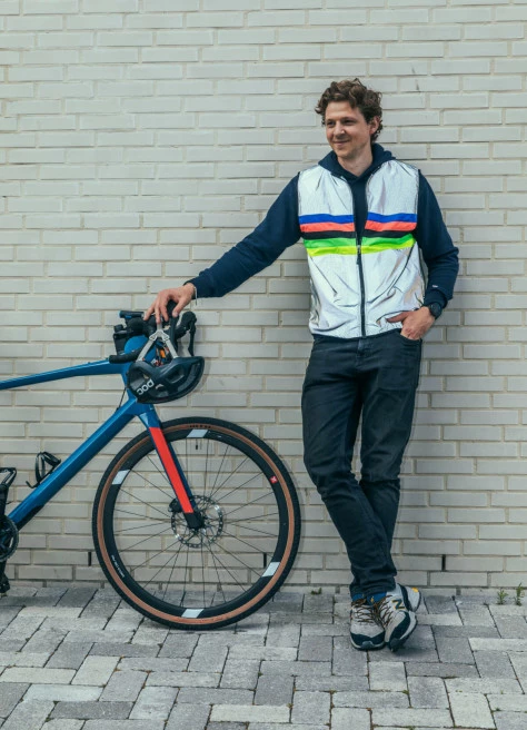 Gilet Réfléchissant Vélo Ville Darkchamp - GoFluo 2 Gilet Réfléchissant Vélo Ville Darkchamp - GoFluo – Image 2