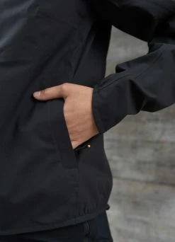 Veste De Pluie Vélo Femme Ultra-légère - POC -Vêtements Soldes Magasin veste de pluie velo femme ultra legere poc 2